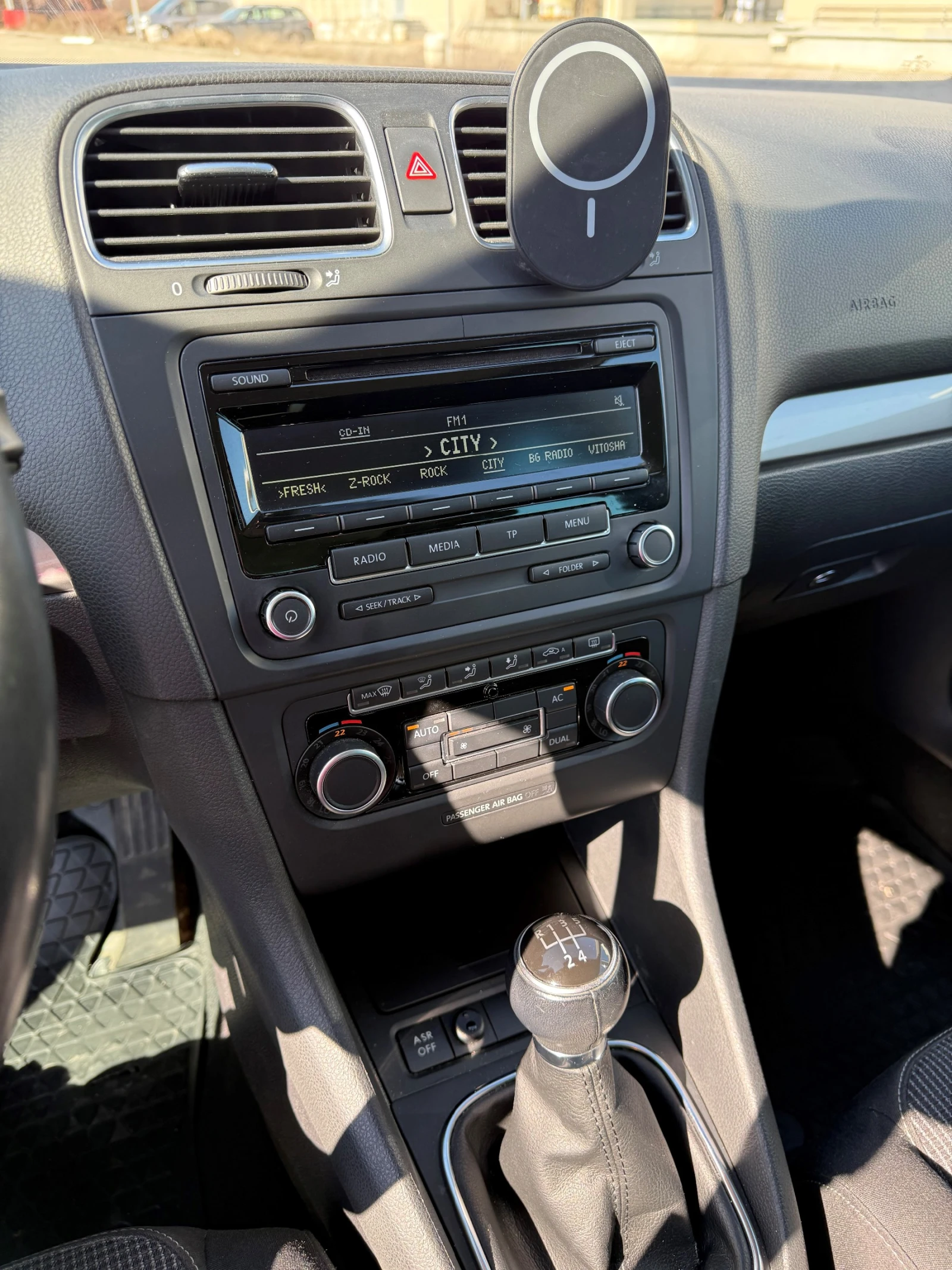 VW Golf 1.6 TDI Rabbit, снимка 8 - Автомобили и джипове - 53726646