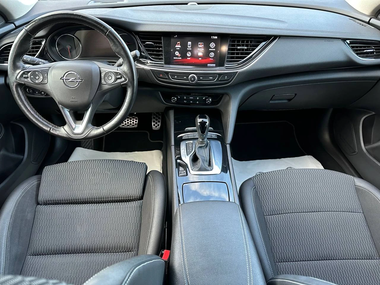 Opel Insignia, снимка 7 - Автомобили и джипове - 54016828