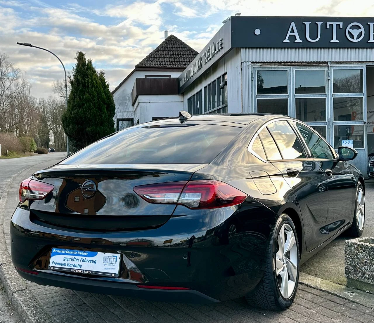 Opel Insignia, снимка 12 - Автомобили и джипове - 54016828