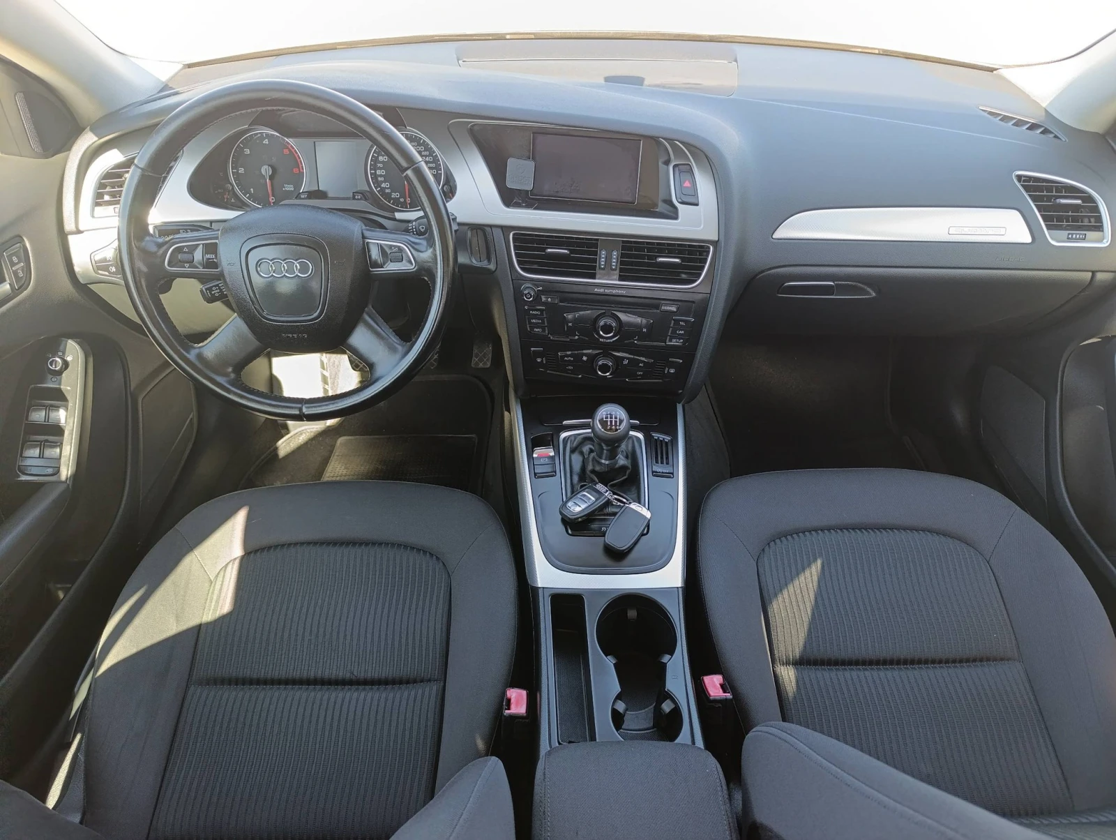 Audi A4 2.0 TDI, снимка 14 - Автомобили и джипове - 54334405