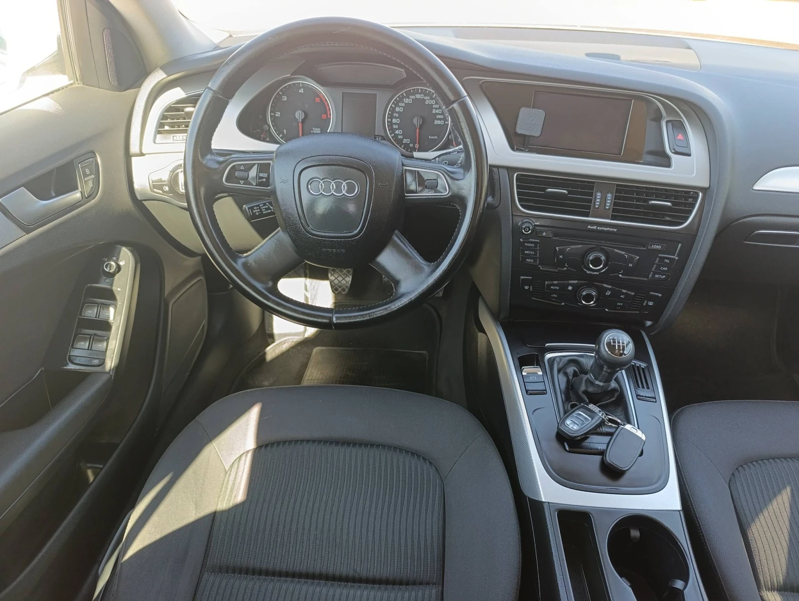 Audi A4 2.0 TDI, снимка 15 - Автомобили и джипове - 54334405