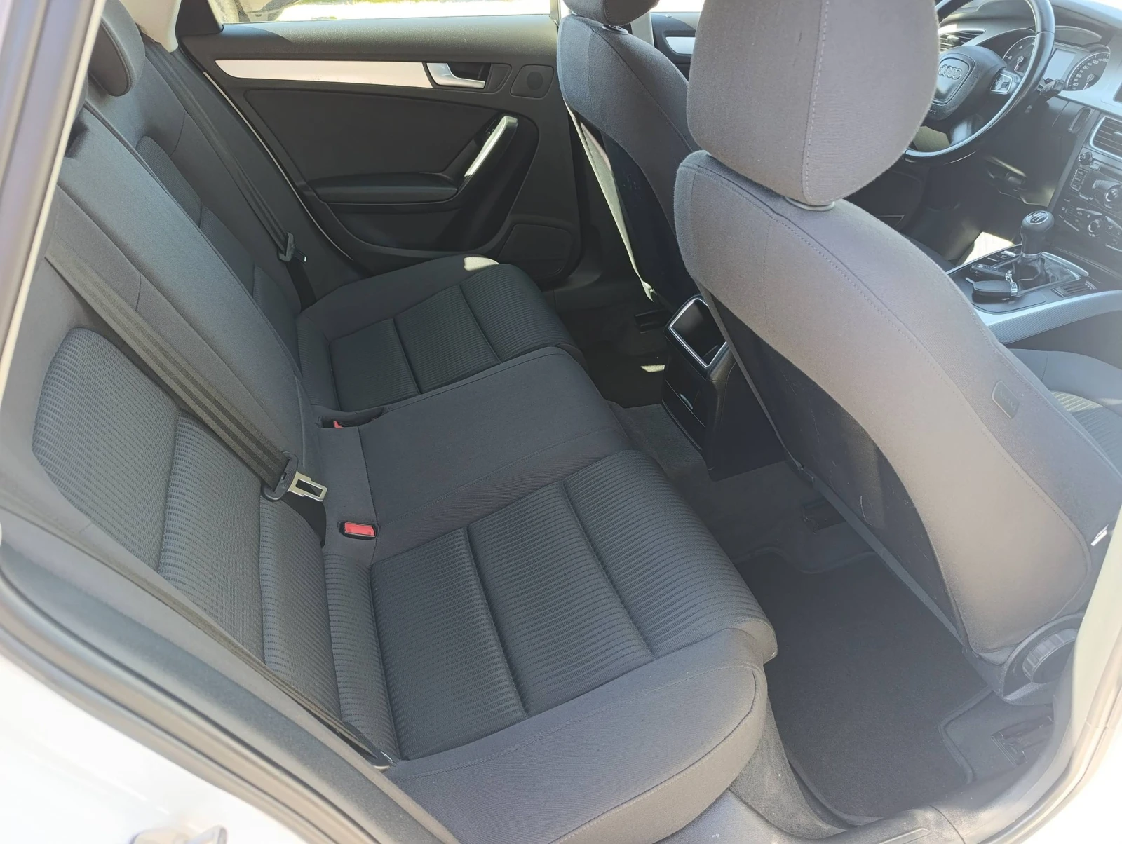 Audi A4 2.0 TDI, снимка 11 - Автомобили и джипове - 54334405