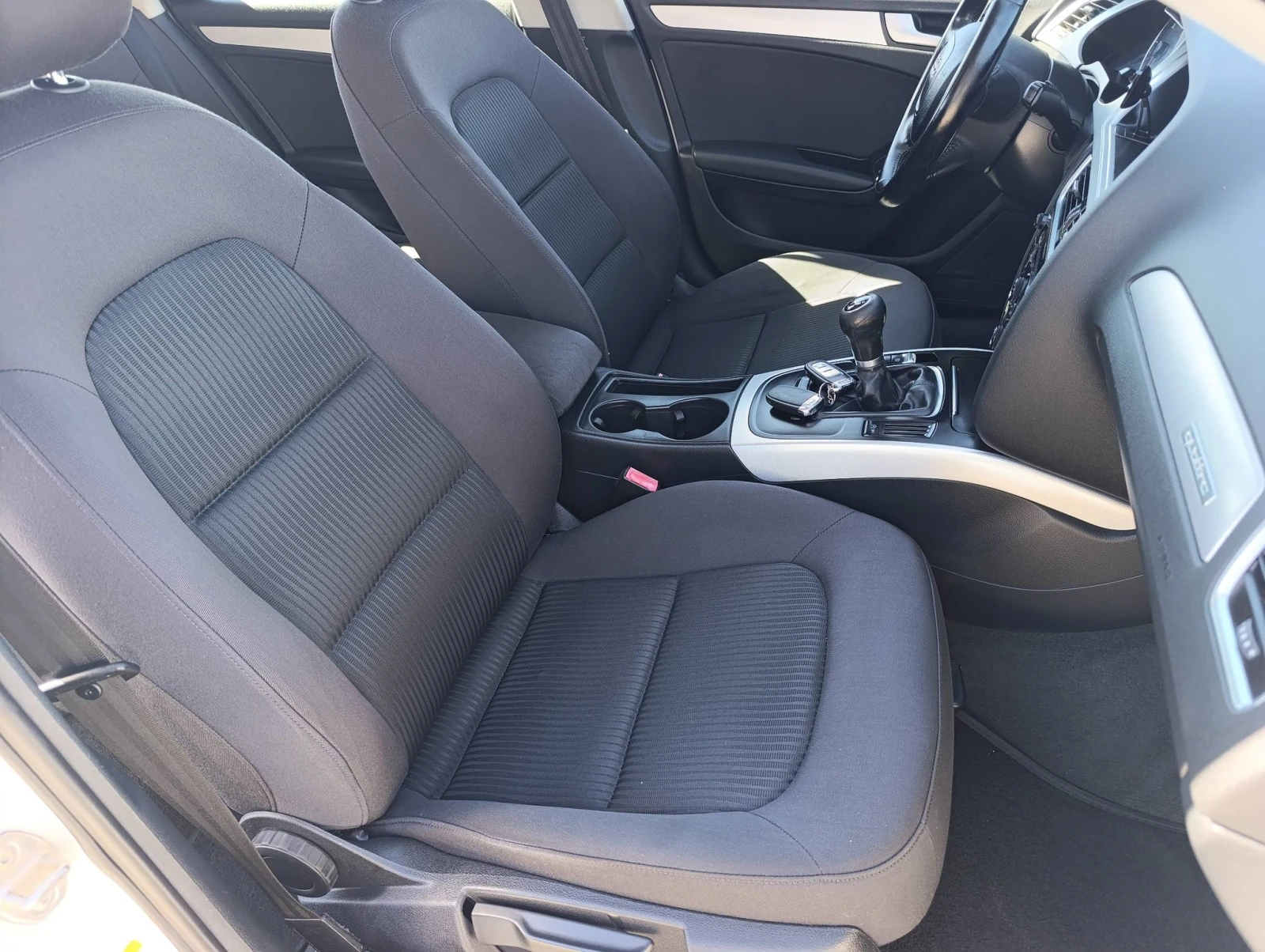 Audi A4 2.0 TDI, снимка 12 - Автомобили и джипове - 54334405