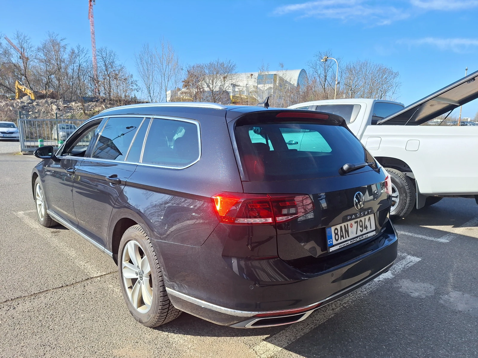 VW Passat 2.0TDI/ DSG/ 200кс./ 4x4/ Elegance/ Очакван!, снимка 4 - Автомобили и джипове - 54400870