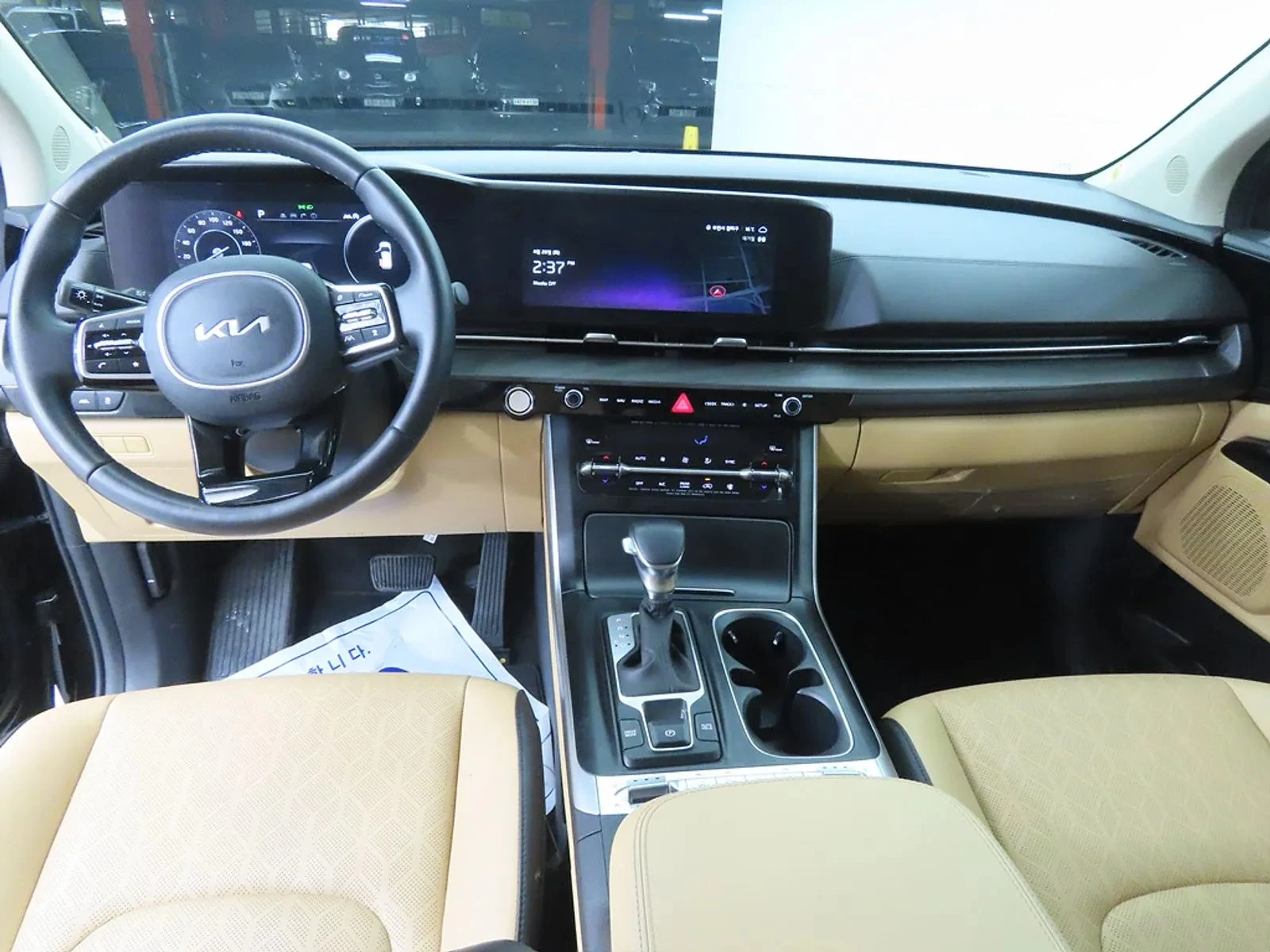 Kia Carnival 9-Seater Prestige, снимка 7 - Автомобили и джипове - 54411974