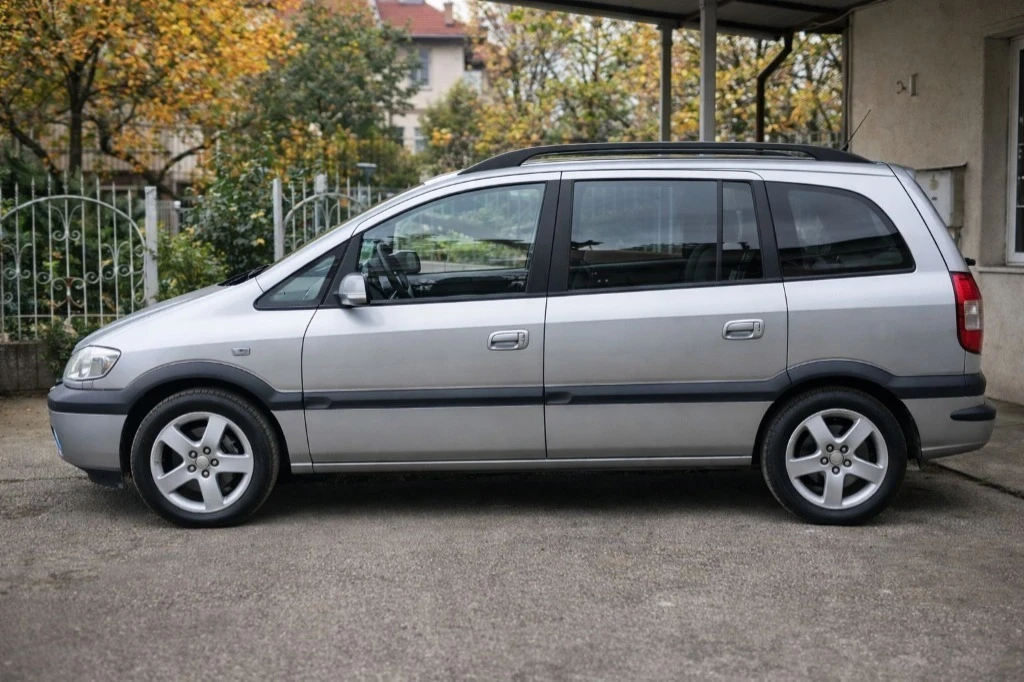 Opel Zafira 1.8, снимка 1 - Автомобили и джипове - 54544726