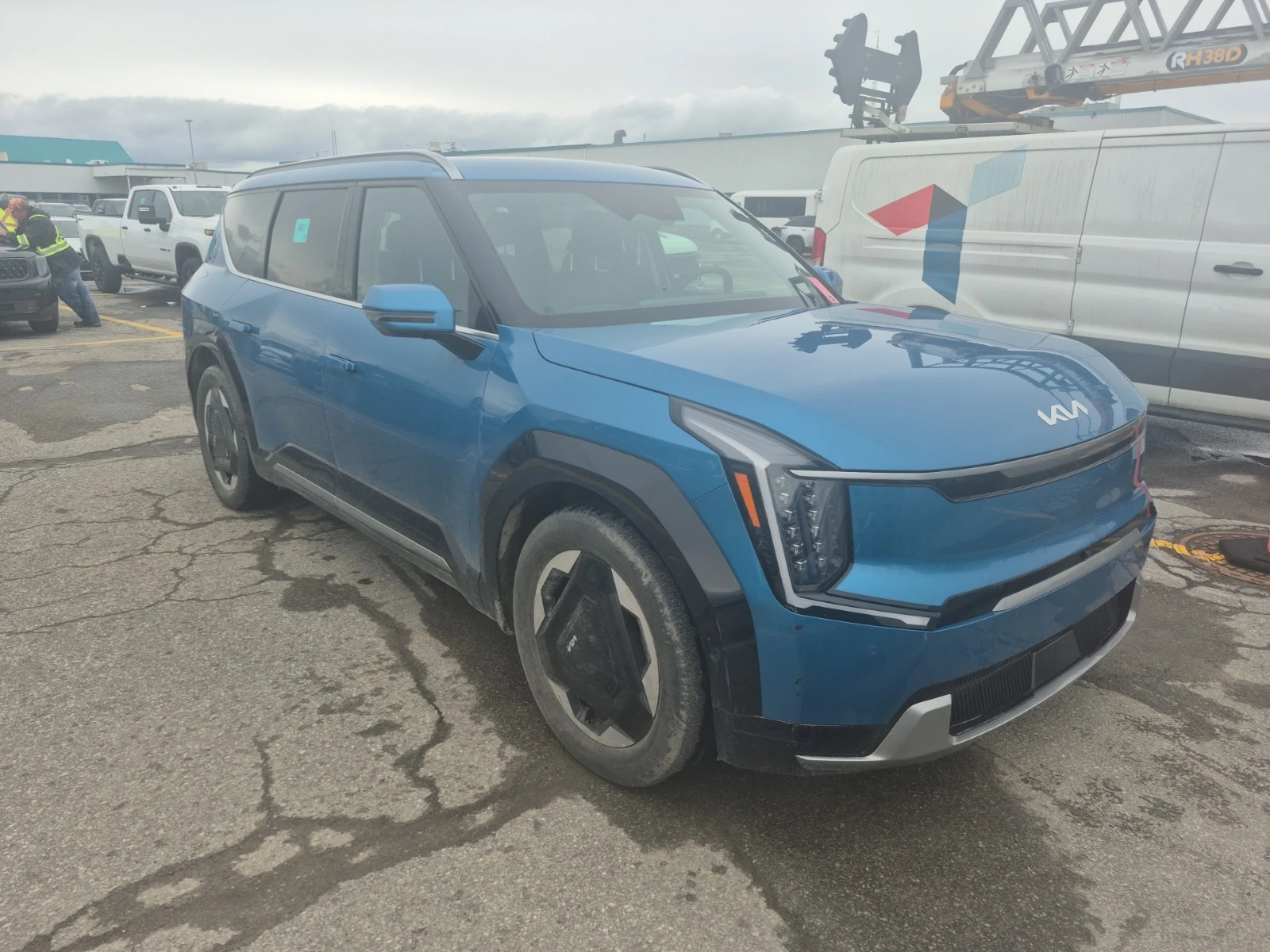 Kia EV9 Land AWD, снимка 2 - Автомобили и джипове - 54645313