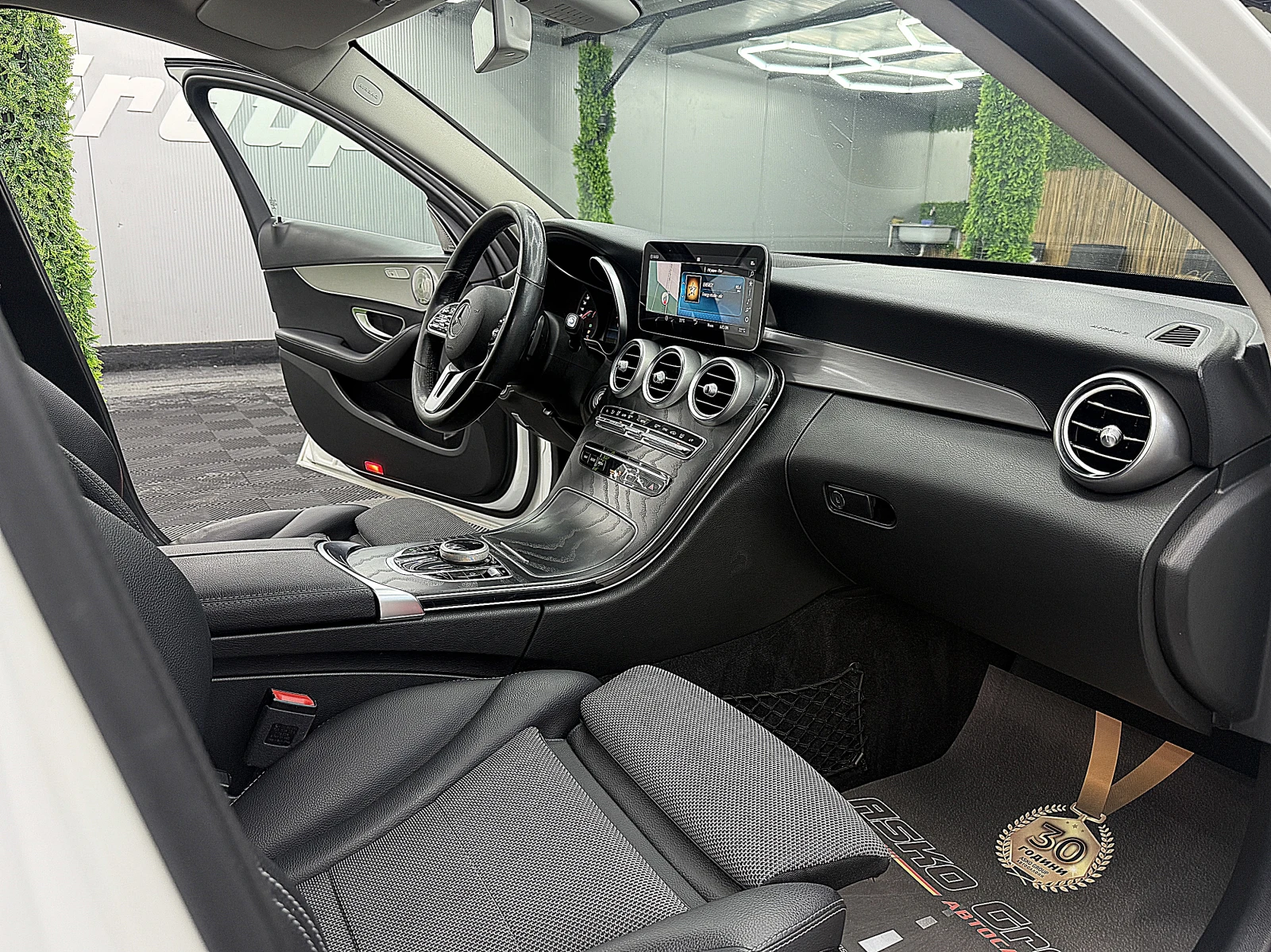 Mercedes-Benz C 220 AMG-line/ECO START STOP/СОБСТВЕН ЛИЗИНГ, снимка 10 - Автомобили и джипове - 54711782