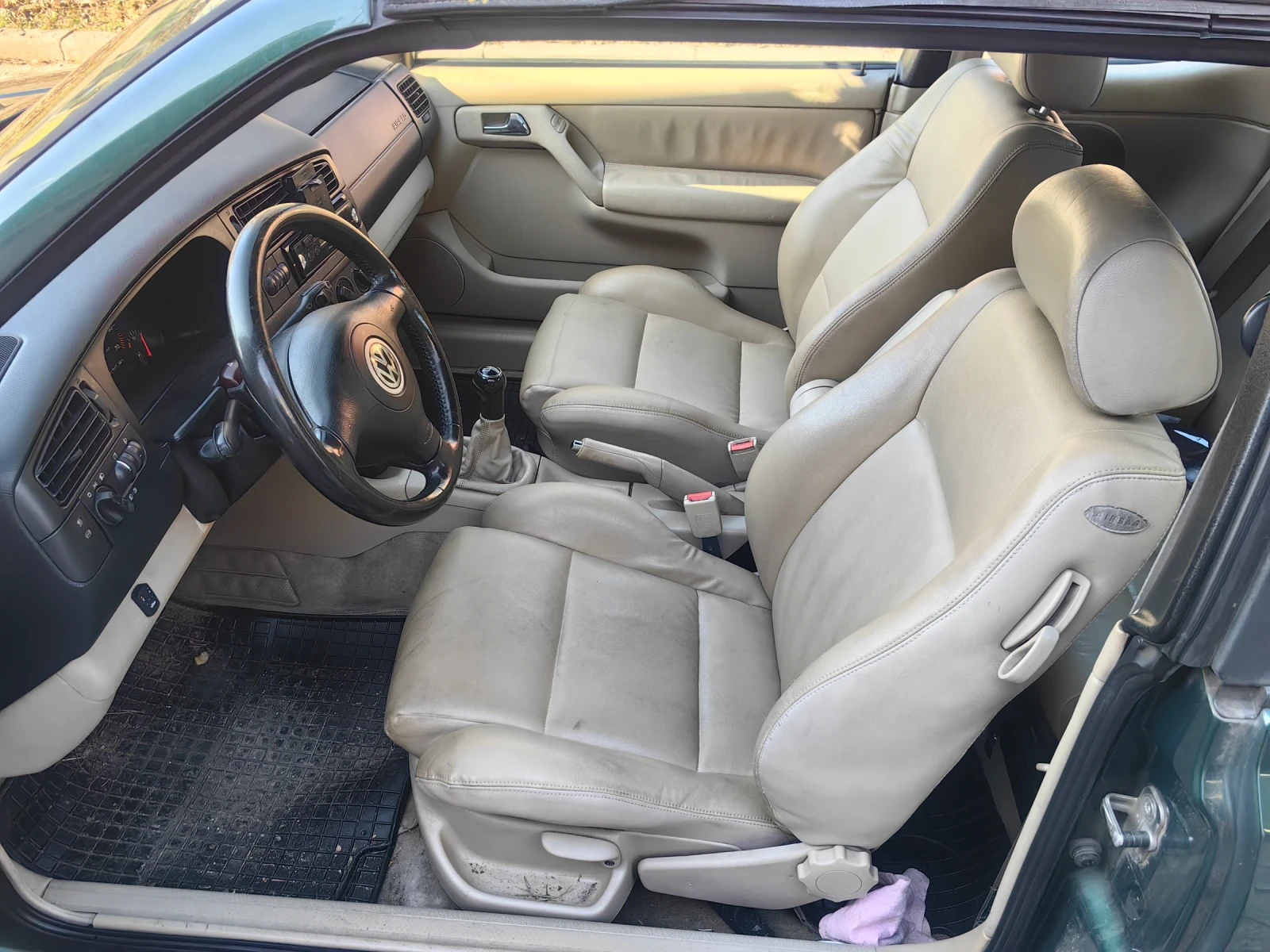 VW Golf 2.0i Karmann , снимка 6 - Автомобили и джипове - 54899391