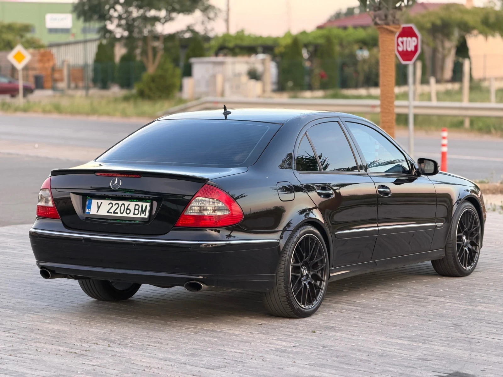 Mercedes-Benz E 320 CDI, снимка 3 - Автомобили и джипове - 55025681
