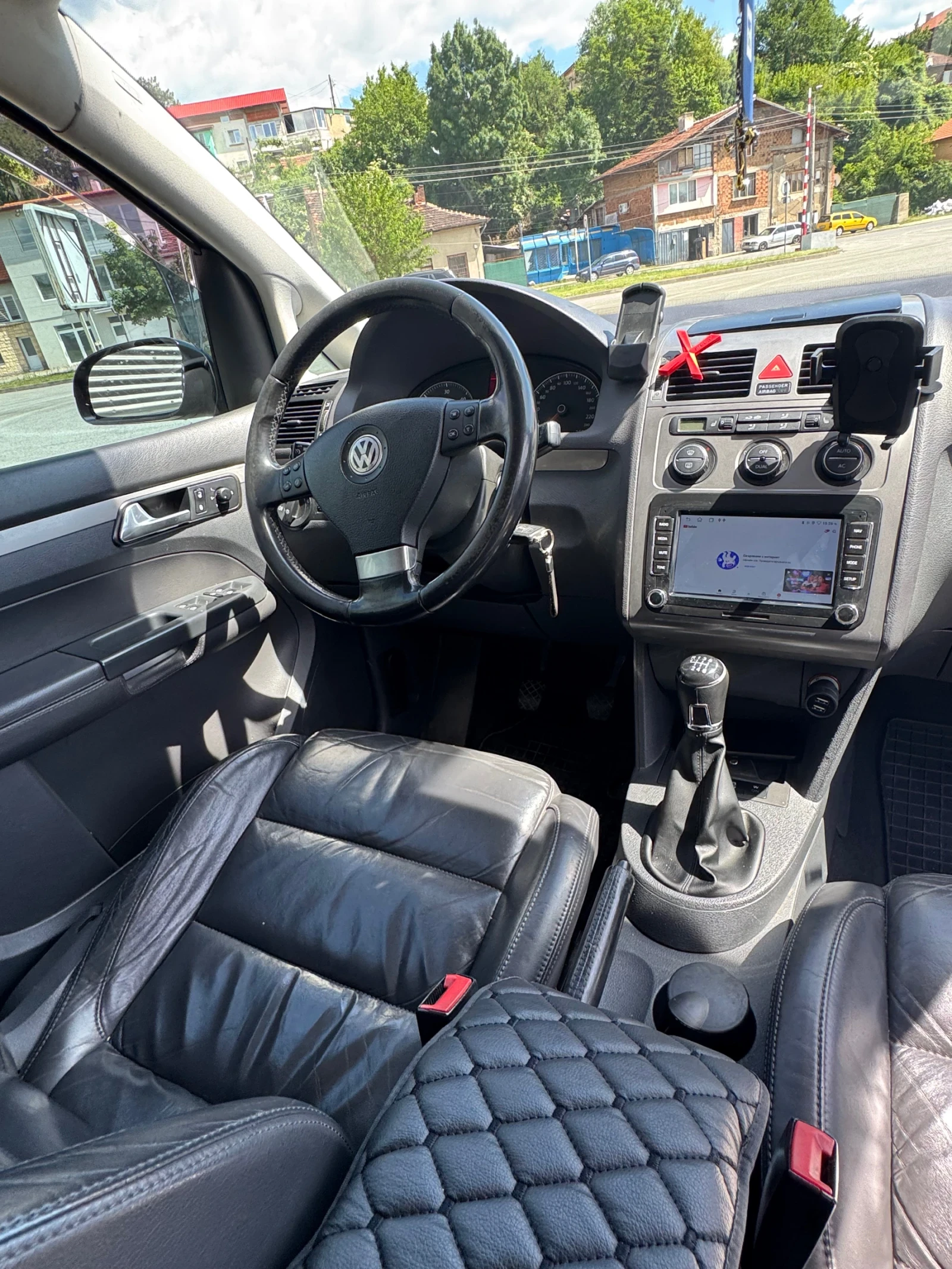 VW Touran, снимка 3 - Автомобили и джипове - 55298316