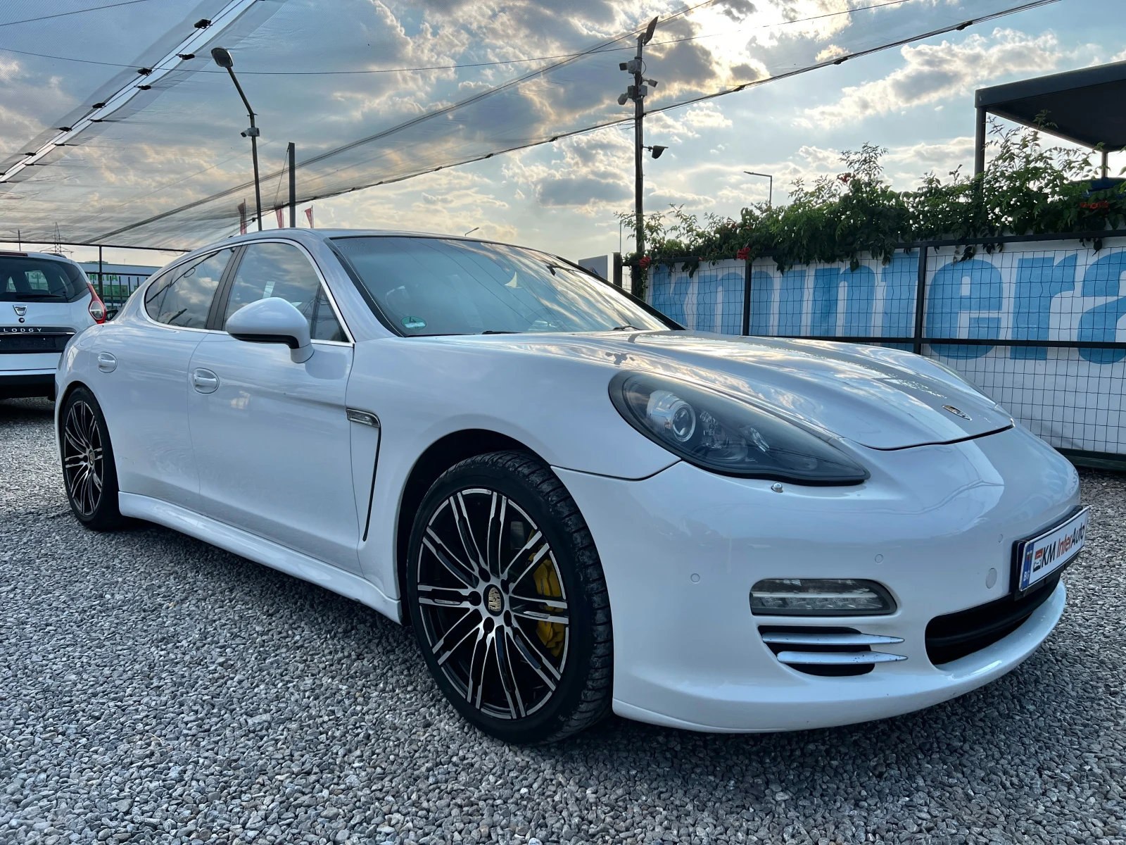 Porsche Panamera 4S 4.8V-8 CARBON/SPORTCHRONO/BOSE/СЕРВИЗНА ИСТОРИЯ, снимка 3 - Автомобили и джипове - 55589630