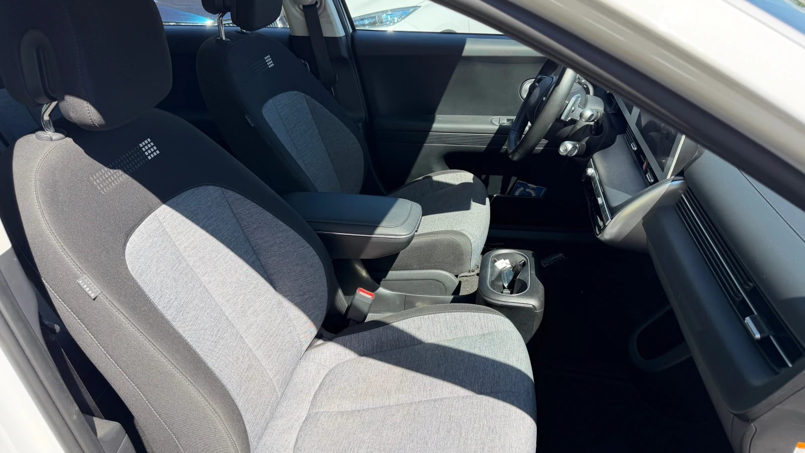 Hyundai Ioniq 5 Dynamiqe 4×4 в ГАРАНЦИЯ, снимка 11 - Автомобили и джипове - 55625267