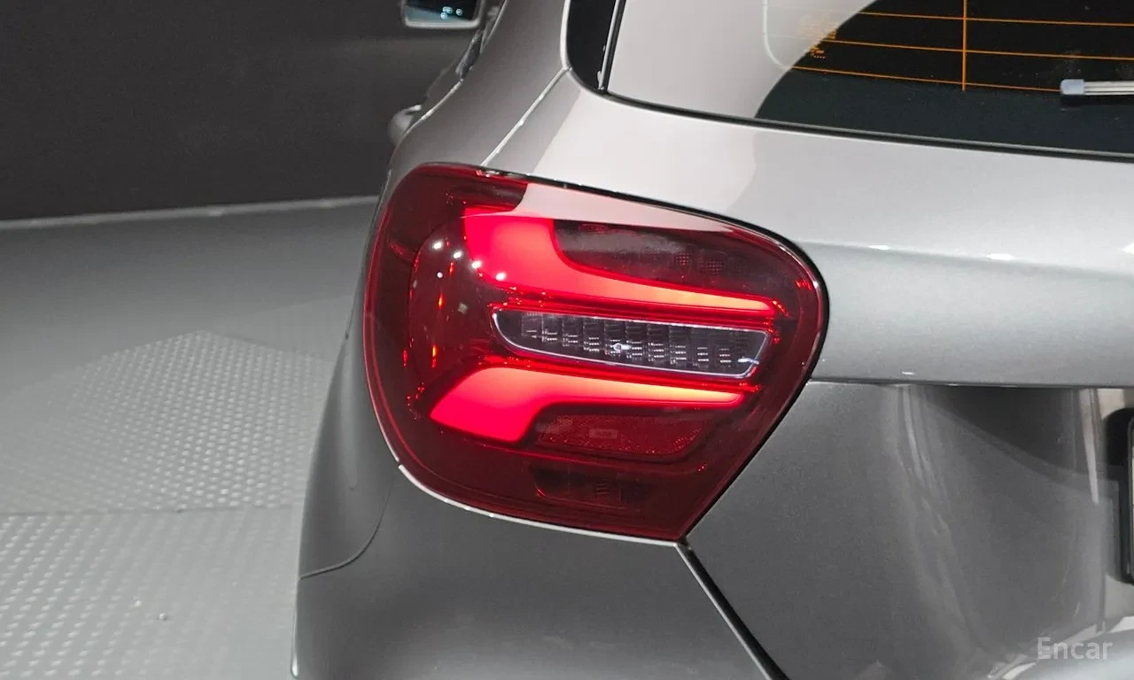 Mercedes-Benz A45 AMG AMG 4 MATIC * FULL EXTRAS, снимка 17 - Автомобили и джипове - 55834326