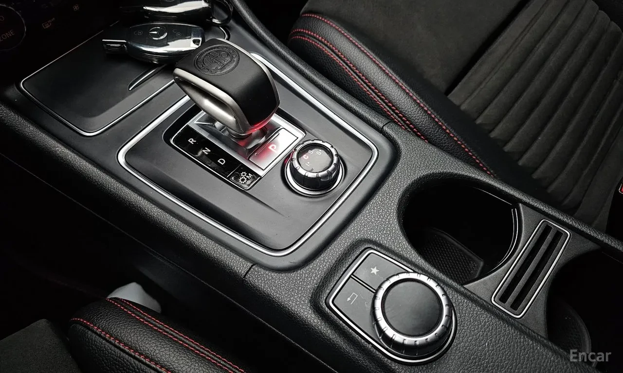 Mercedes-Benz A45 AMG AMG 4 MATIC * FULL EXTRAS, снимка 6 - Автомобили и джипове - 55834326