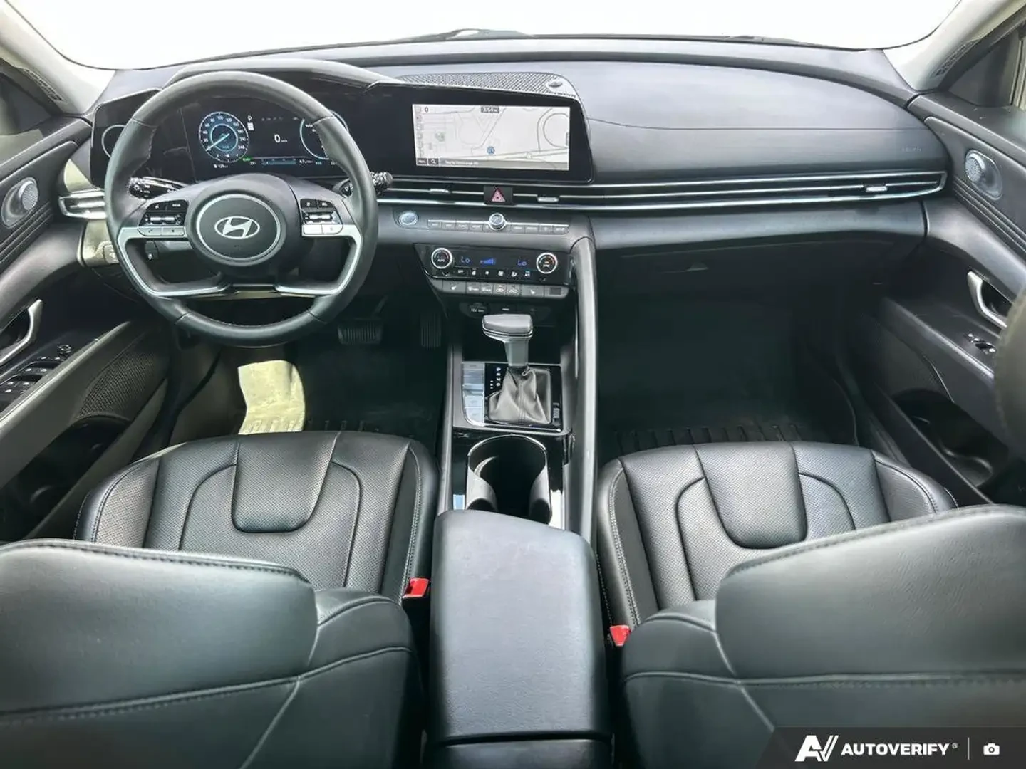 Hyundai Elantra Luxury Fwd 2 Keys Leather Sunroof, снимка 16 - Автомобили и джипове - 55926068