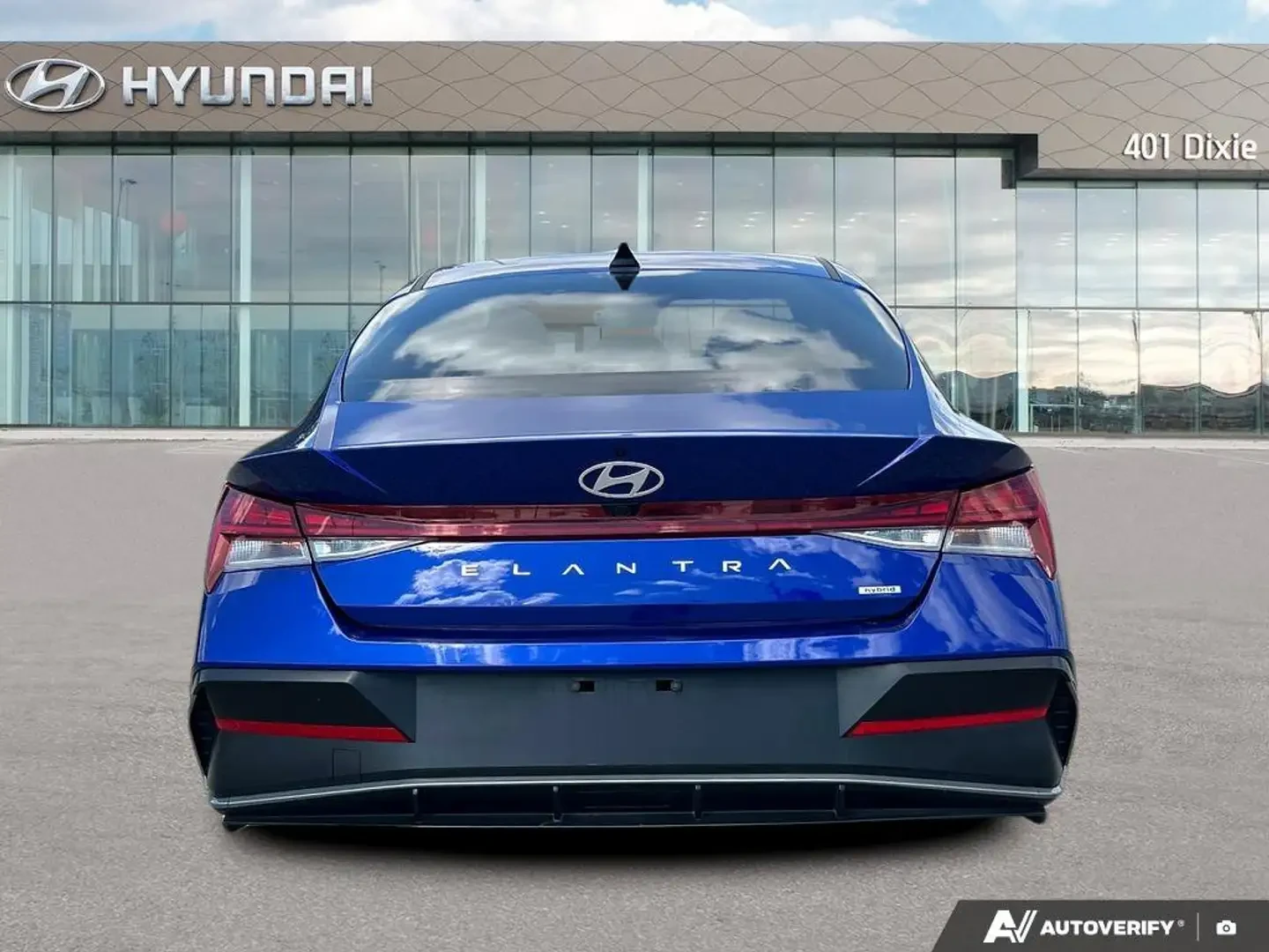 Hyundai Elantra Luxury Fwd 2 Keys Leather Sunroof, снимка 3 - Автомобили и джипове - 55926068