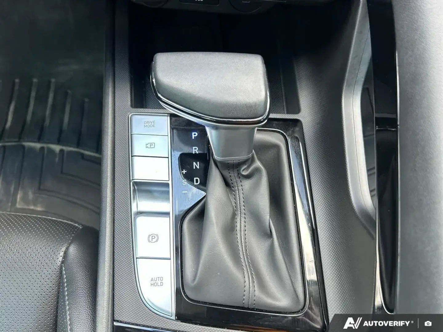 Hyundai Elantra Luxury Fwd 2 Keys Leather Sunroof, снимка 13 - Автомобили и джипове - 55926068