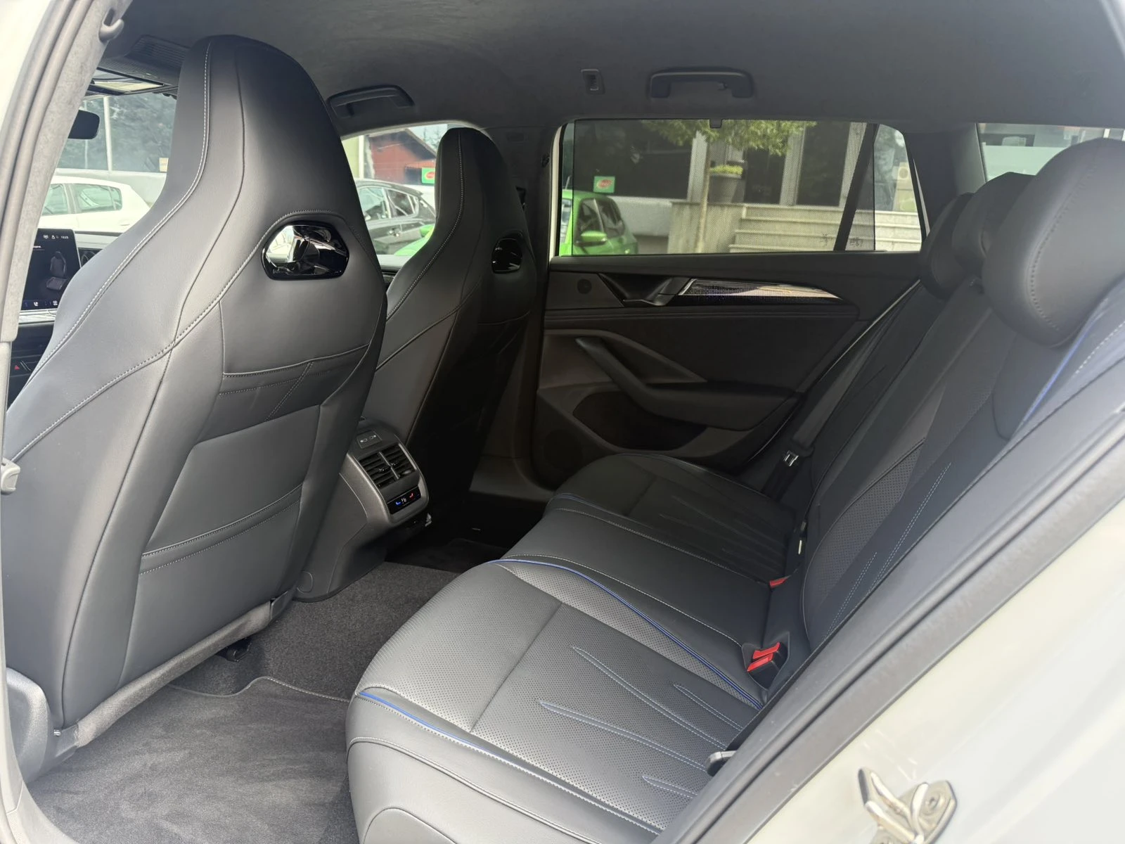 VW Passat 2.0 TDI  R line | Mobile.bg � ����������� 12