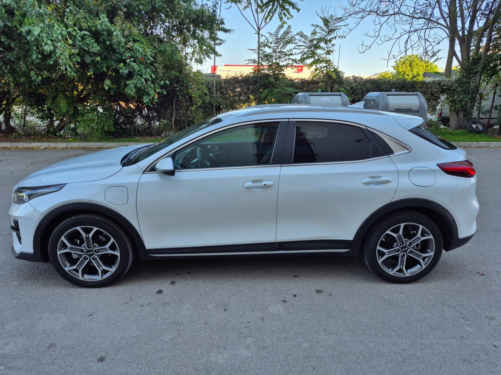 Kia XCeed КОЛАТА Е НОВА  37000  PLUG-IN   ХИБРИД    , снимка 6 - Автомобили и джипове - 56295814