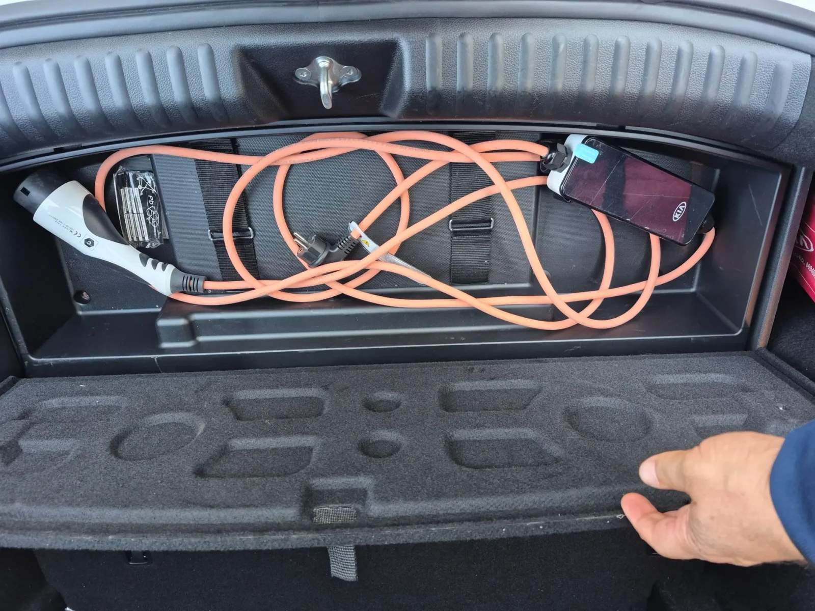 Kia XCeed КОЛАТА Е НОВА  37000  PLUG-IN   ХИБРИД    , снимка 12 - Автомобили и джипове - 56295814