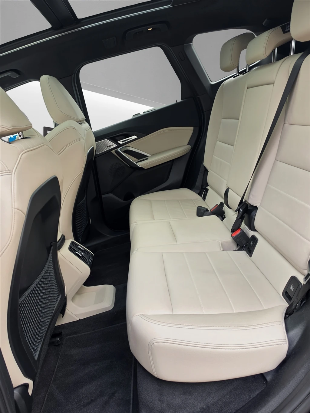 BMW iX1 xDrive30 | Mobile.bg � ����������� 13