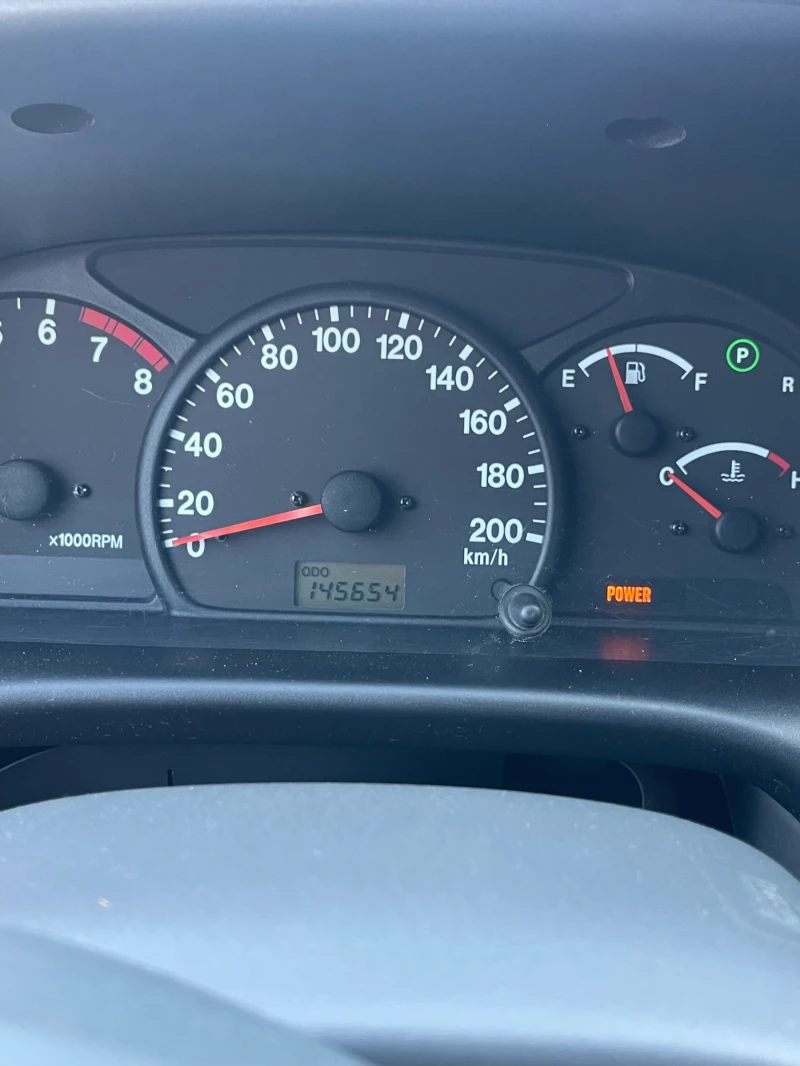 Suzuki Grand vitara 2.0i 16V Швейцария, снимка 11 - Автомобили и джипове - 52899246