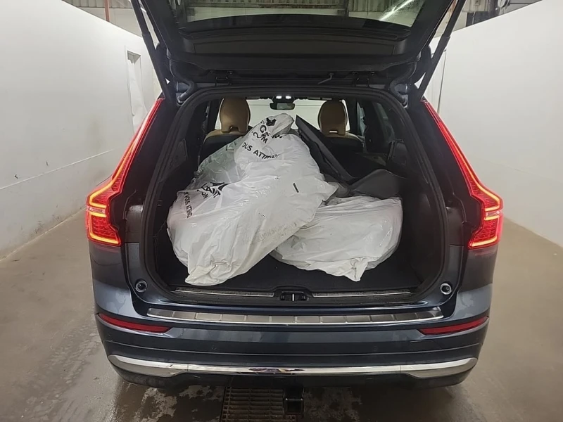 Volvo XC60 Recharge INSCRIPTION * CARFAX * , снимка 14 - Автомобили и джипове - 53280350