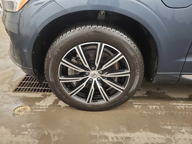 Volvo XC60 Recharge INSCRIPTION * CARFAX * , снимка 15 - Автомобили и джипове - 53280350