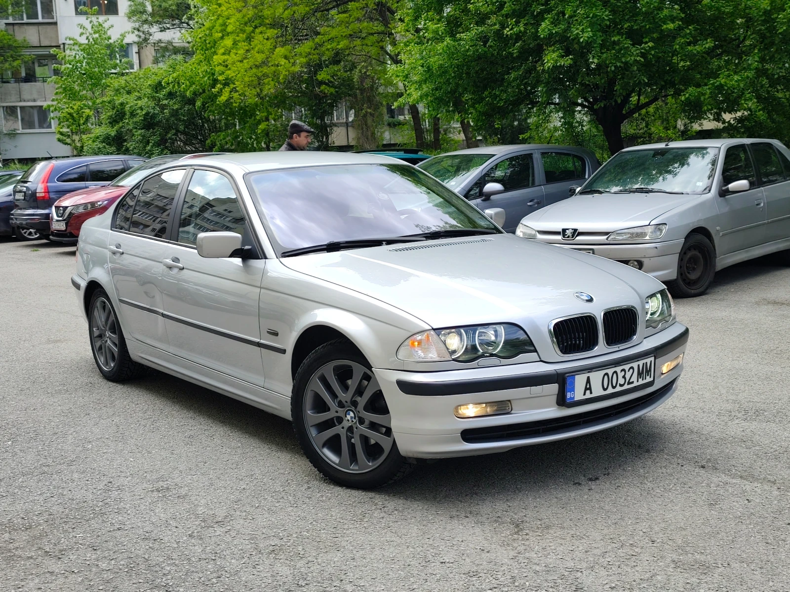 BMW 320 2.0D * КЛИМАТРОНИК* !ТОП, снимка 7 - Автомобили и джипове - 54161807