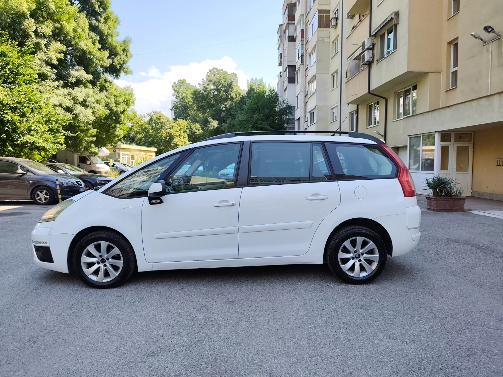 Citroen Grand C4 Picasso 1.6 HDI Facelift! 7МЕСТА !АВТОМАТИK!! * !ТОП, снимка 2 - Автомобили и джипове - 54911649