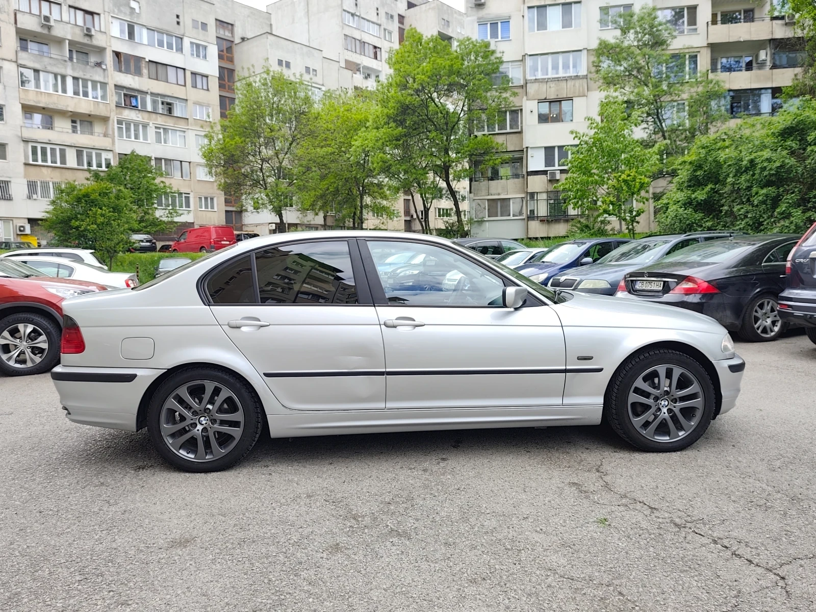 BMW 320 2.0D * КЛИМАТРОНИК* !ТОП, снимка 6 - Автомобили и джипове - 54161807