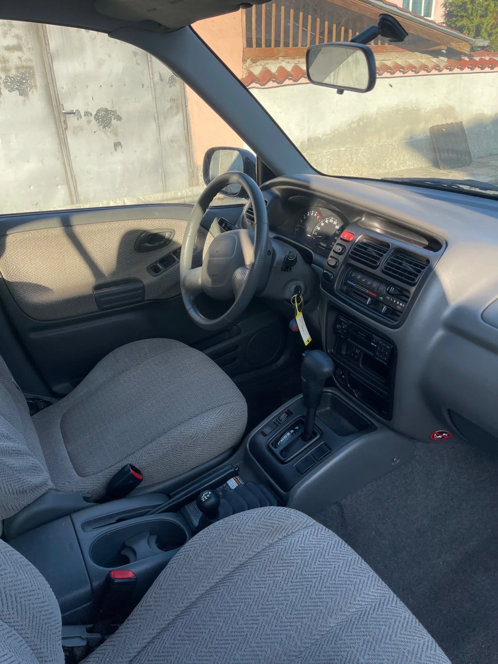 Suzuki Grand vitara 2.0i 16V Швейцария - изображение 6