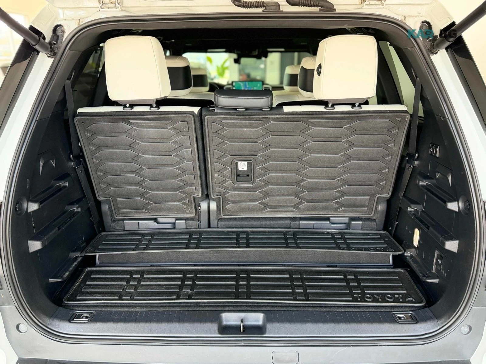 Toyota Sequoia CAPSTONE ���� �� �������� ����������� & ���������� | Mobile.bg � ����������� 12
