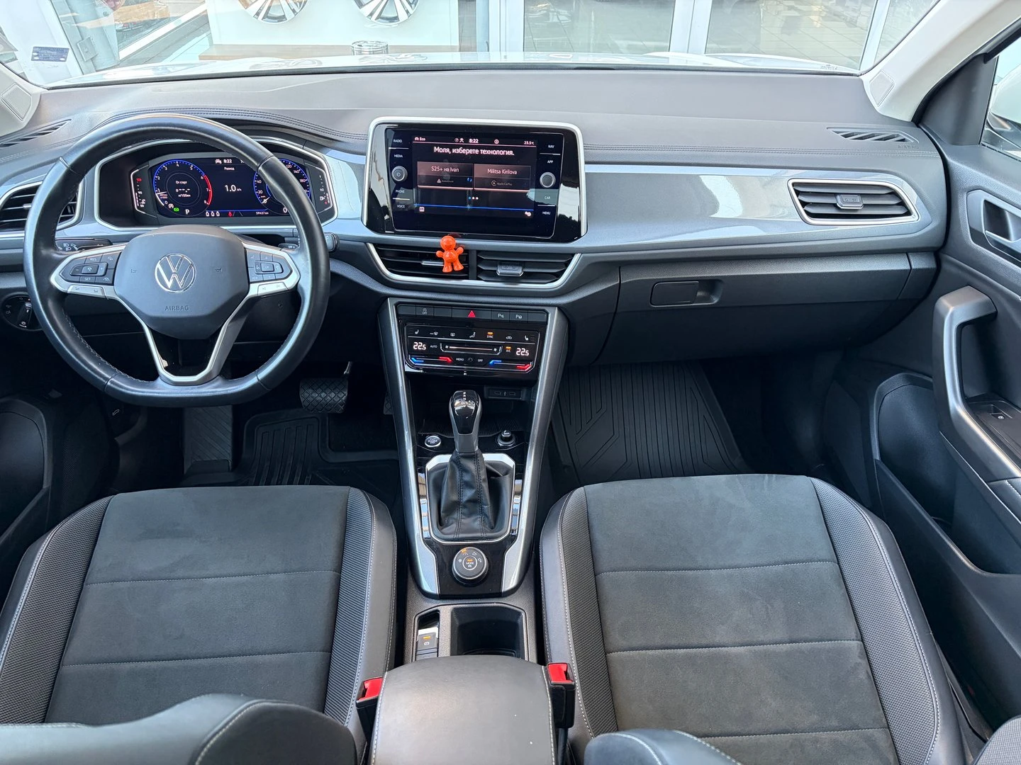 VW T-Roc, снимка 4 - Автомобили и джипове - 55886992