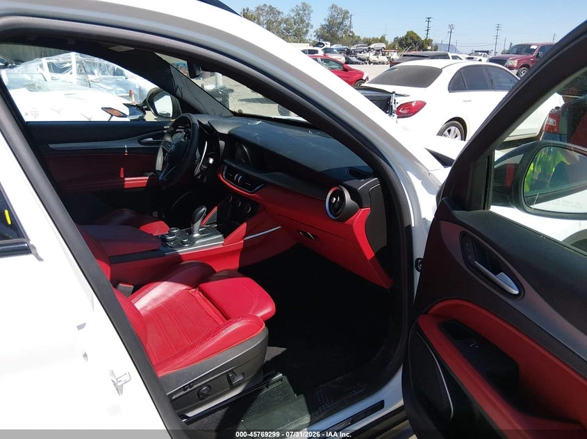 Alfa Romeo Stelvio 2.0l Ti Sport Awd, снимка 5 - Автомобили и джипове - 55591580