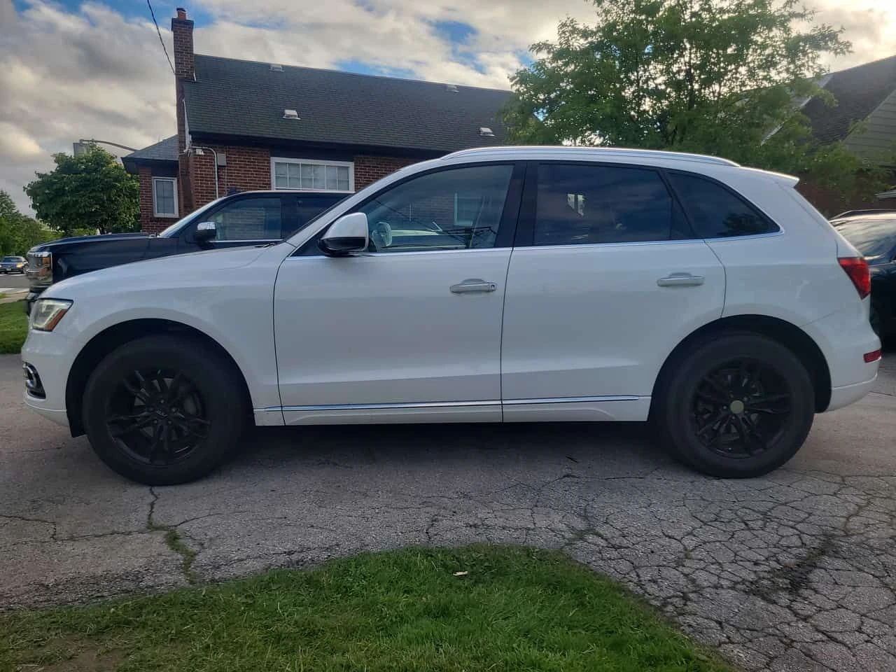 Audi Q5 * quattro 4dr 2.0T Progressiv * CARFAX * АВТОКРЕДИ, снимка 2 - Автомобили и джипове - 55645444