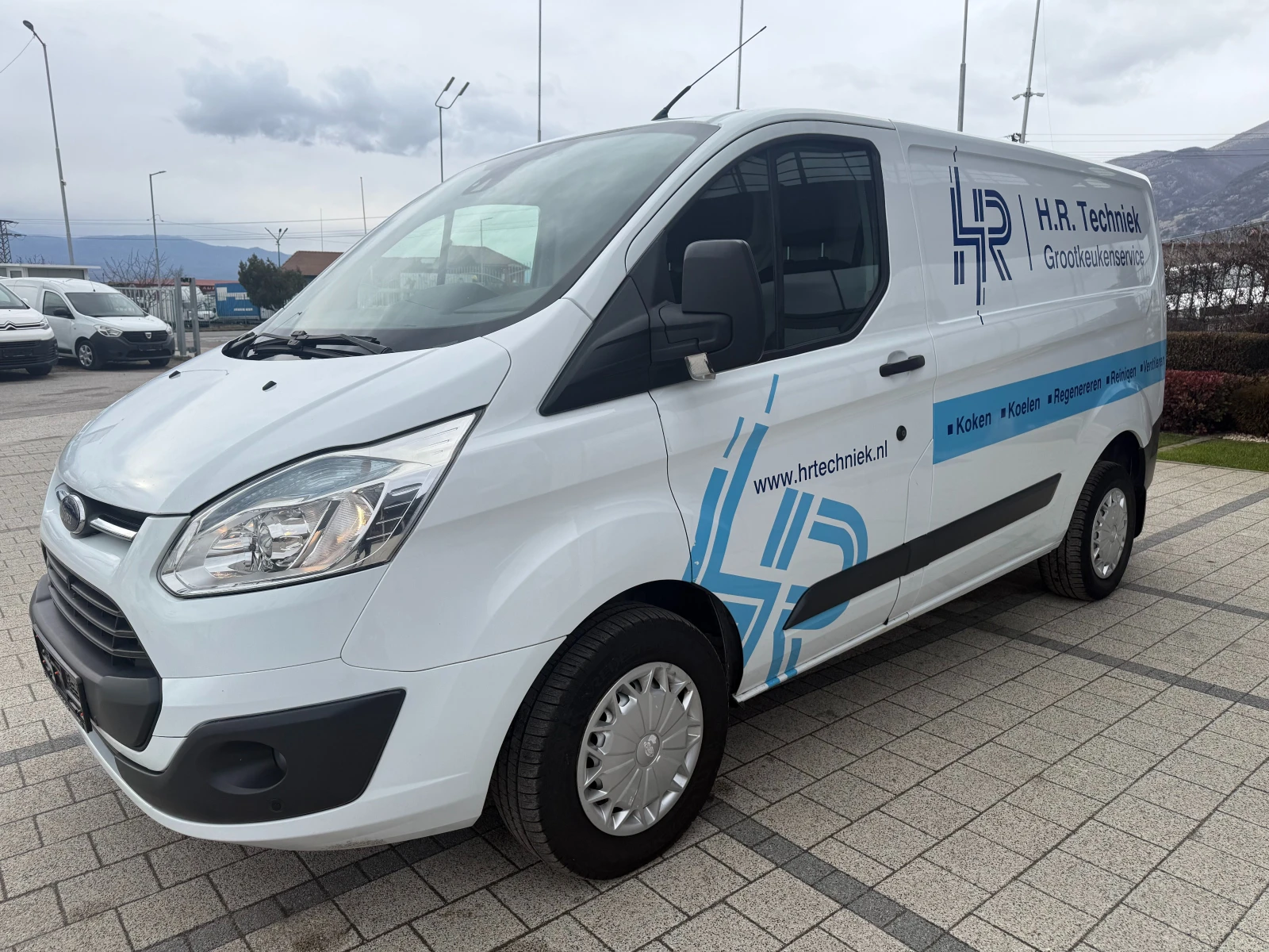 Ford Transit Custom 2.2TDCI Климатик L1H1 Euro 5 - изображение 4