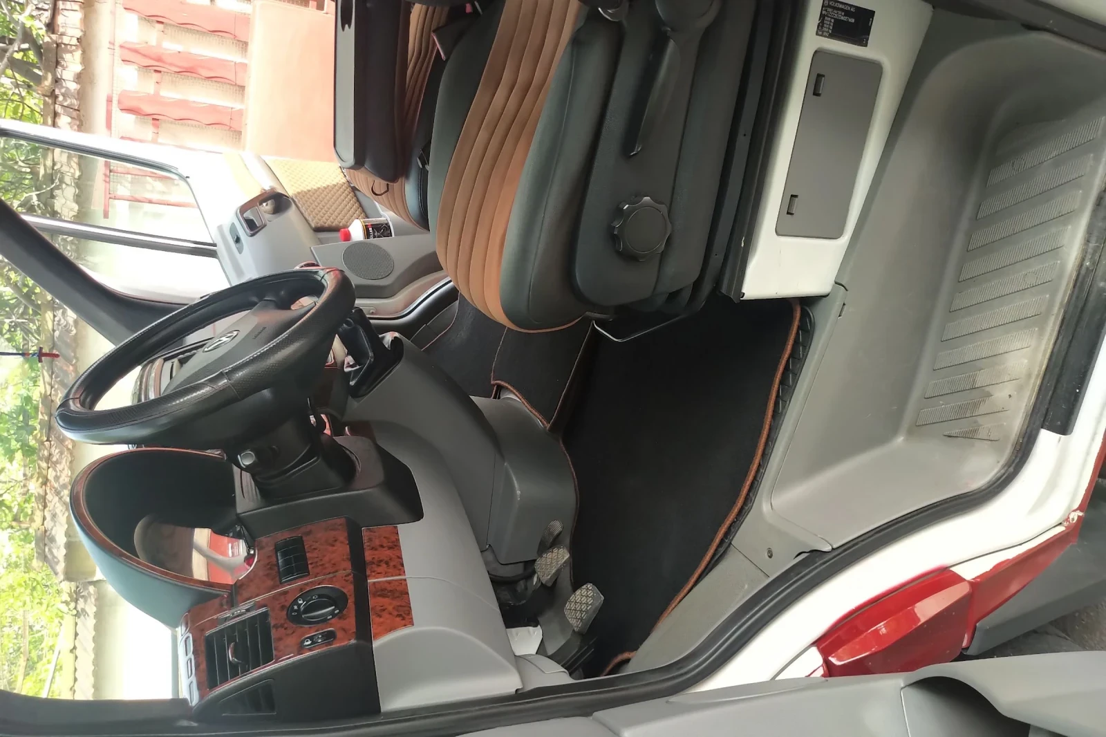 VW Crafter 8+ 1.....Счупен мотор, снимка 12 - Бусове и автобуси - 54825278