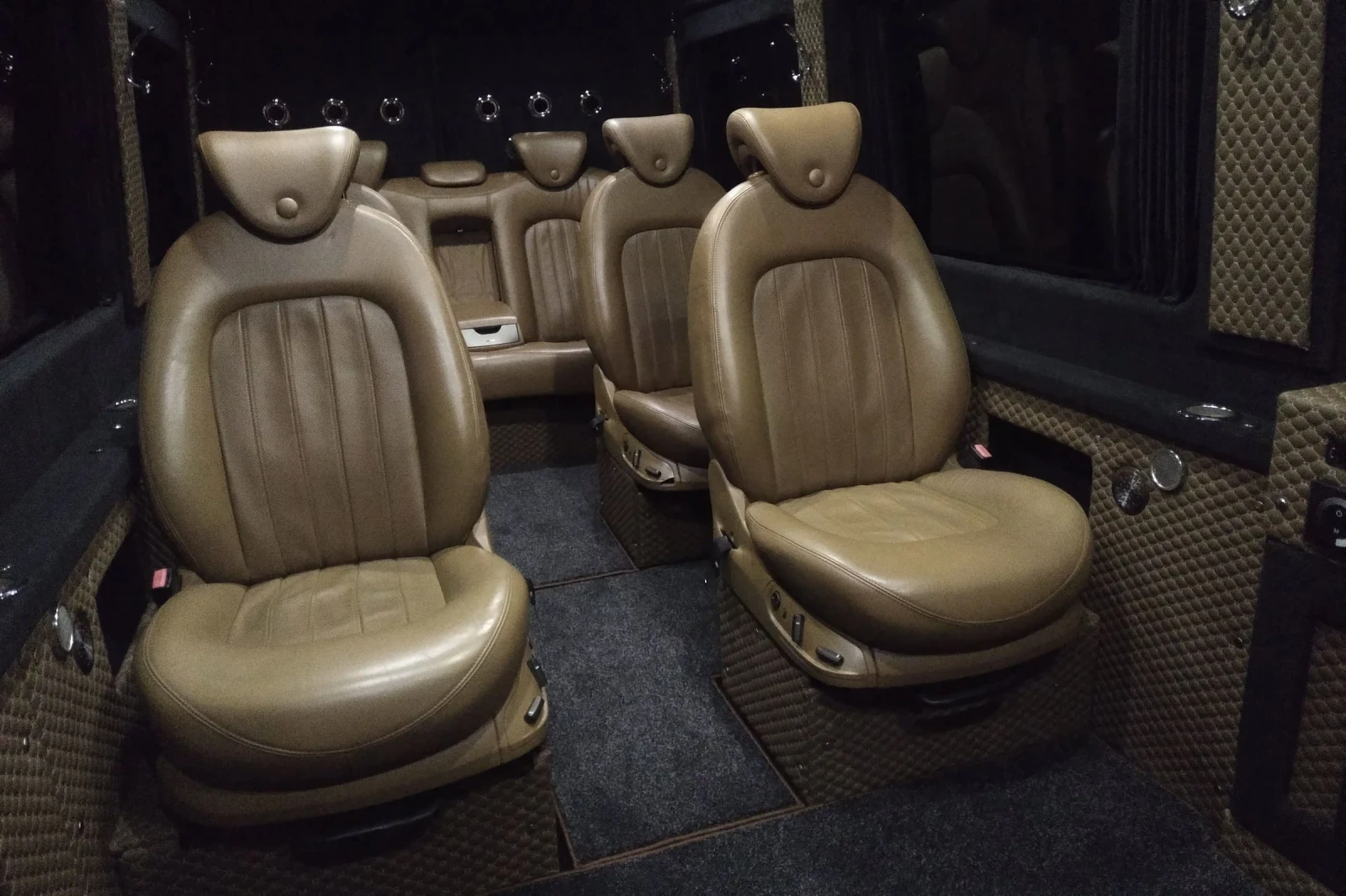 VW Crafter 8+ 1.....Счупен мотор, снимка 15 - Бусове и автобуси - 54825278