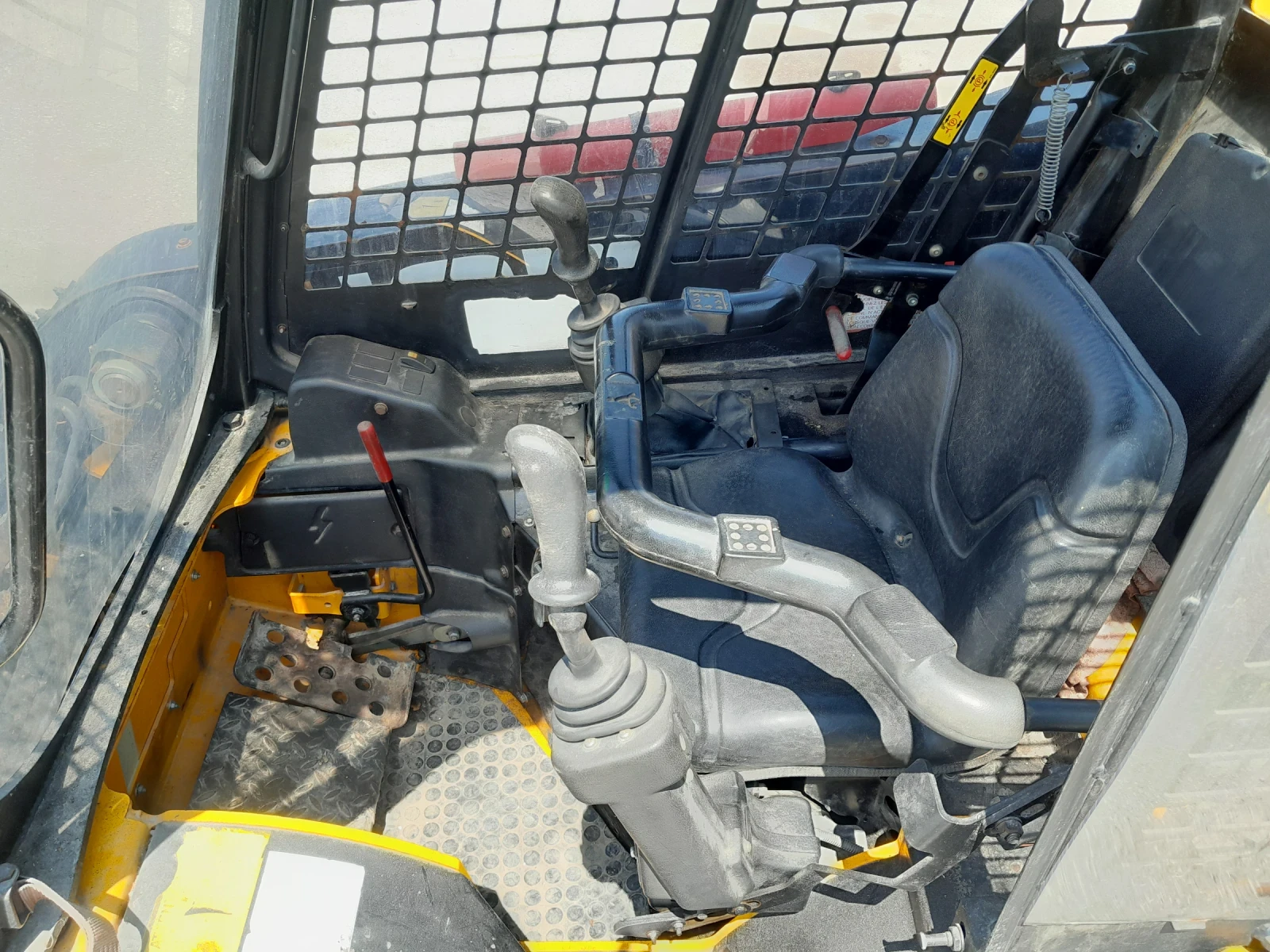 Мини челни товарачи JCB Robot 160, снимка 6 - Индустриална техника - 54789266
