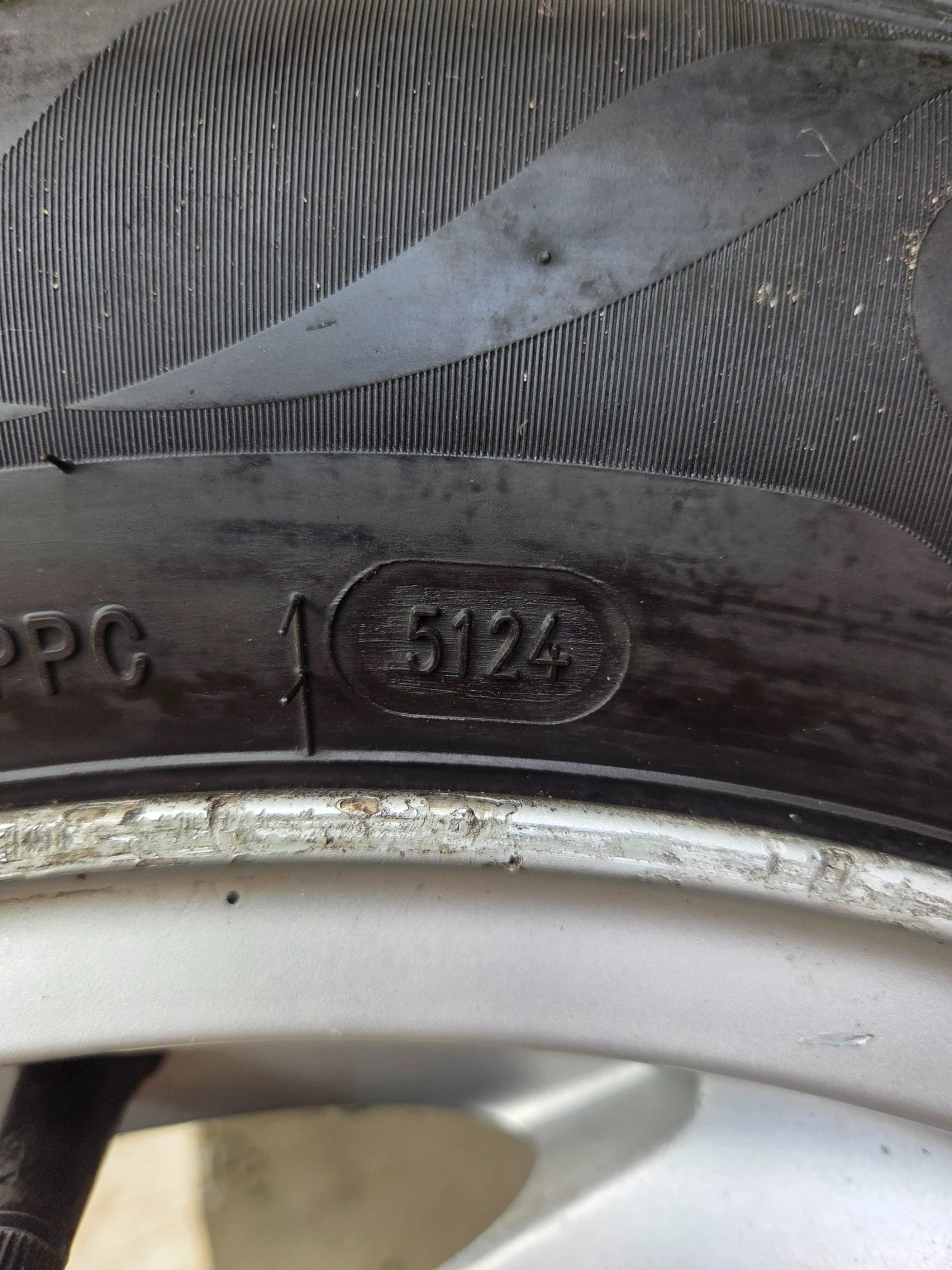 Гуми с джанти Други 185/65R14, снимка 3 - Гуми и джанти - 54892410